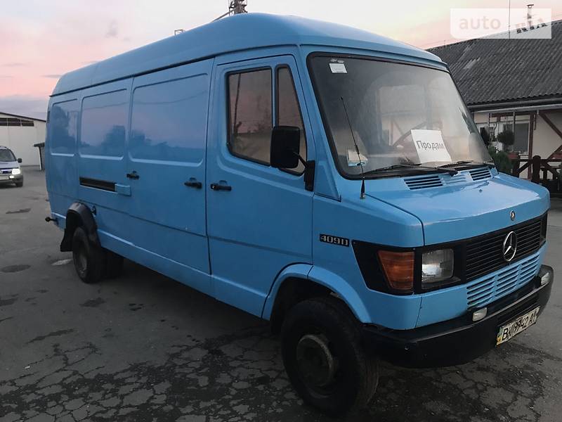 Грузовой фургон Mercedes-Benz T1 1992 в 