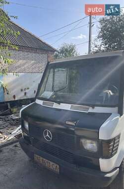 Вантажний фургон Mercedes-Benz T1 1987 в Кривому Розі