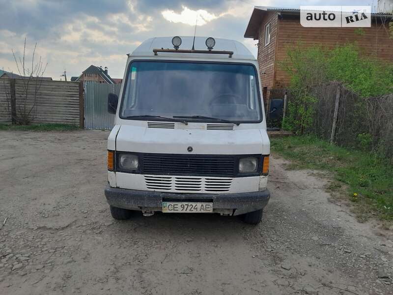 Грузовой фургон Mercedes-Benz T1 1987 в Надворной