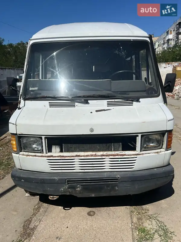 Mercedes-Benz T1