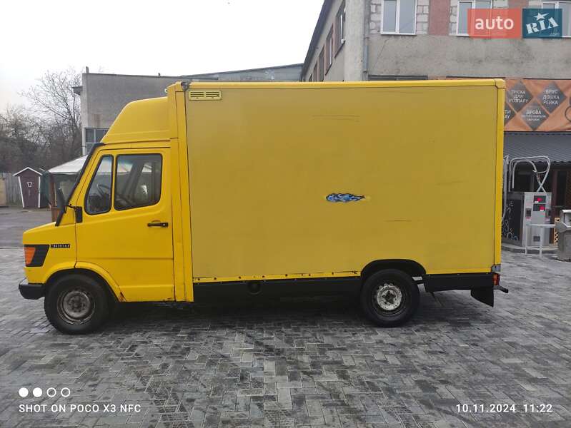 Вантажний фургон Mercedes-Benz T1 1995 в Немирові