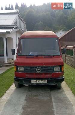 Вантажний фургон Mercedes-Benz T1 1986 в Кутах