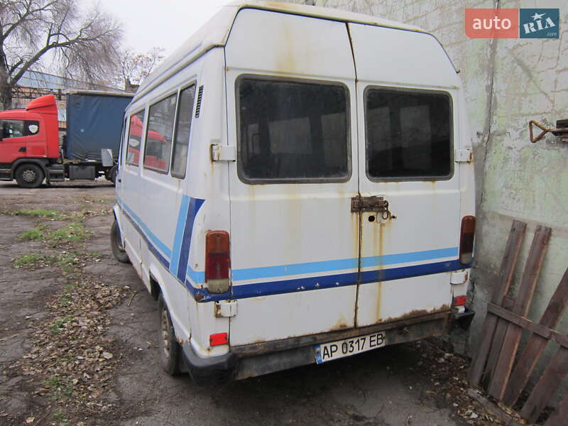 Вантажопасажирський фургон Mercedes-Benz T1 1994 в Запоріжжі