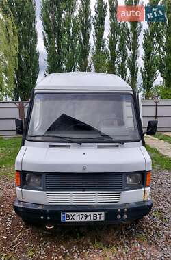 Вантажопасажирський фургон Mercedes-Benz T1 1993 в Шепетівці