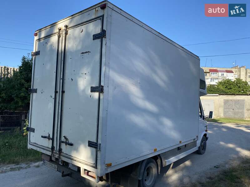 Вантажний фургон Mercedes-Benz T1 1992 в Городенці