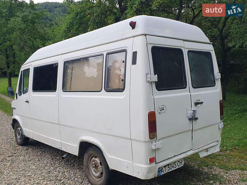 Грузопассажирский фургон Mercedes-Benz T1 1993 в Косове