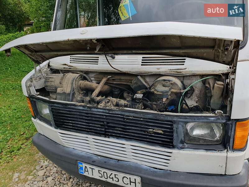 Грузопассажирский фургон Mercedes-Benz T1 1993 в Косове
