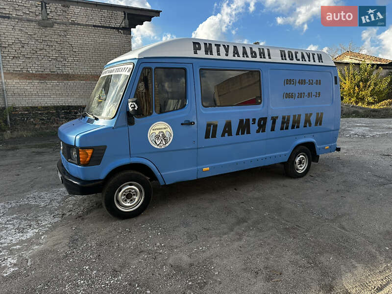 Mercedes-Benz T1 1993