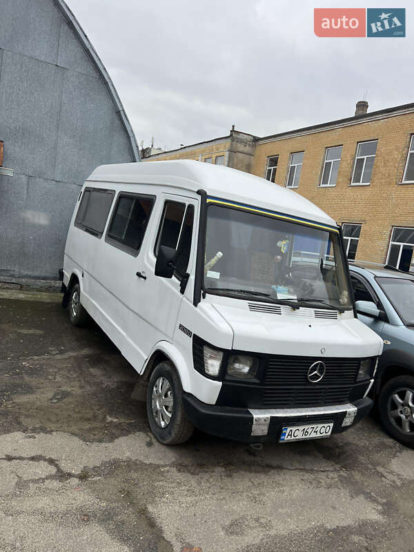 Грузопассажирский фургон Mercedes-Benz T1 1994 в Киеве