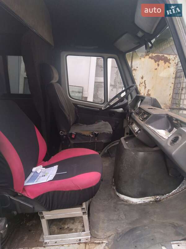 Грузопассажирский фургон Mercedes-Benz T1 1994 в Киеве