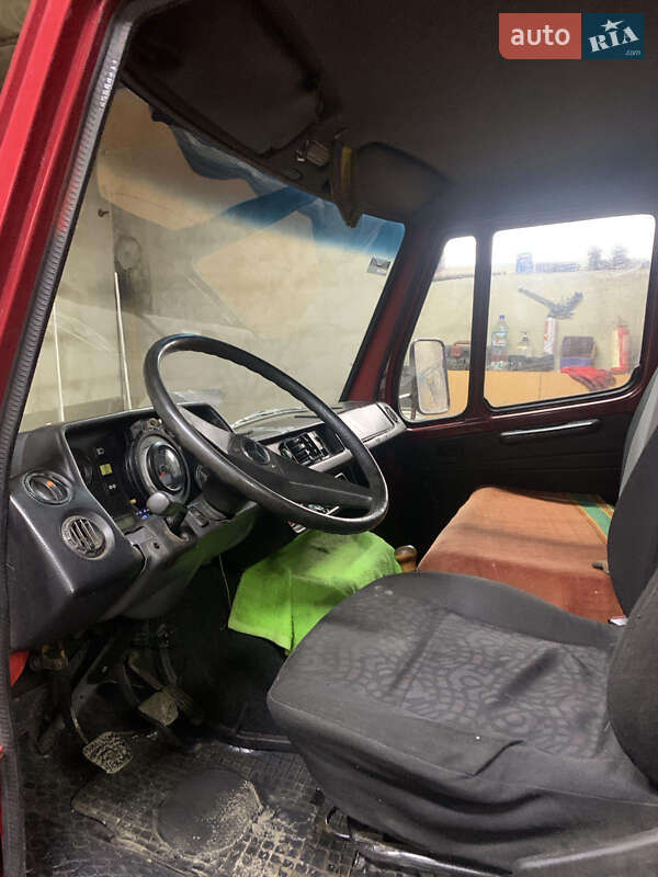 Вантажний фургон Mercedes-Benz T1 1988 в Любешові