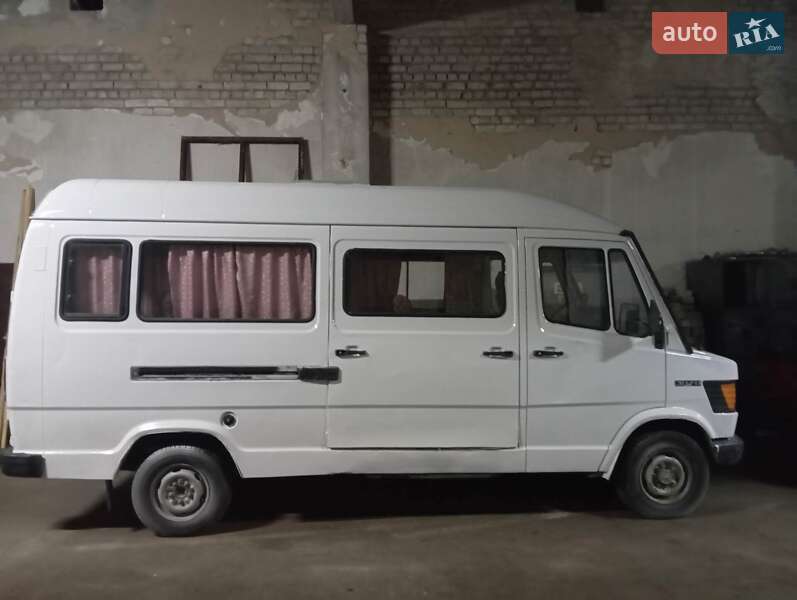 Микроавтобус Mercedes-Benz T1 1988 в Ровно