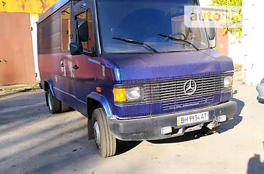 Грузовой фургон Mercedes-Benz T2 1992 в 