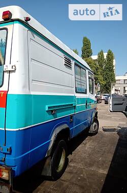 Вантажний фургон Mercedes-Benz T2 1988 в 
