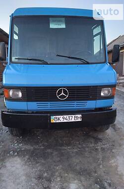 Грузовой фургон Mercedes-Benz T2 1994 в Ровно