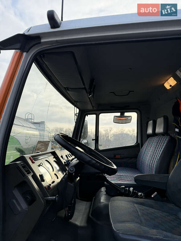 Вантажний фургон Mercedes-Benz T2 1997 в Дніпрі