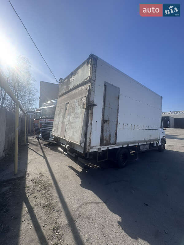 Вантажний фургон Mercedes-Benz T2 1996 в Кременчуці