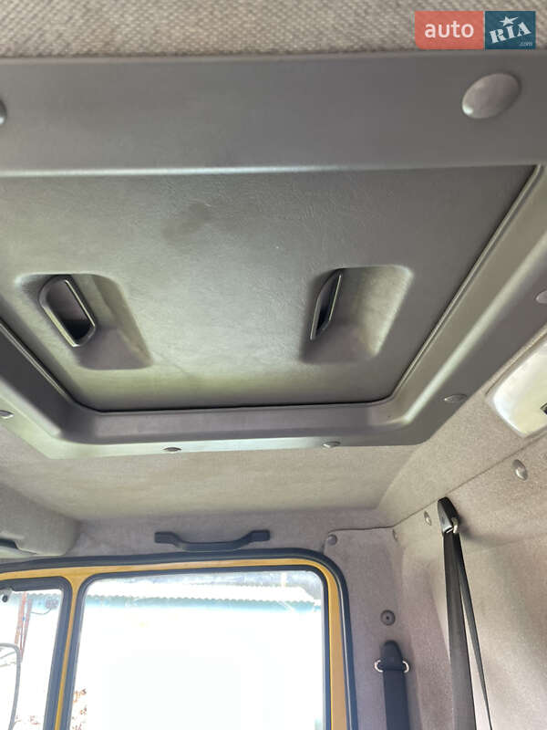 Грузовой фургон Mercedes-Benz T2 1991 в Хырове