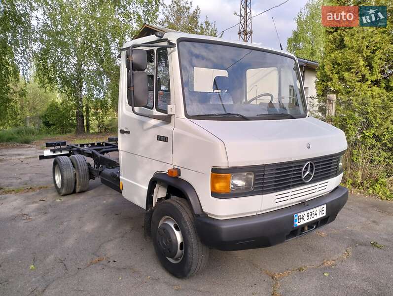 Шасі Mercedes-Benz T2 1995 в Рівному