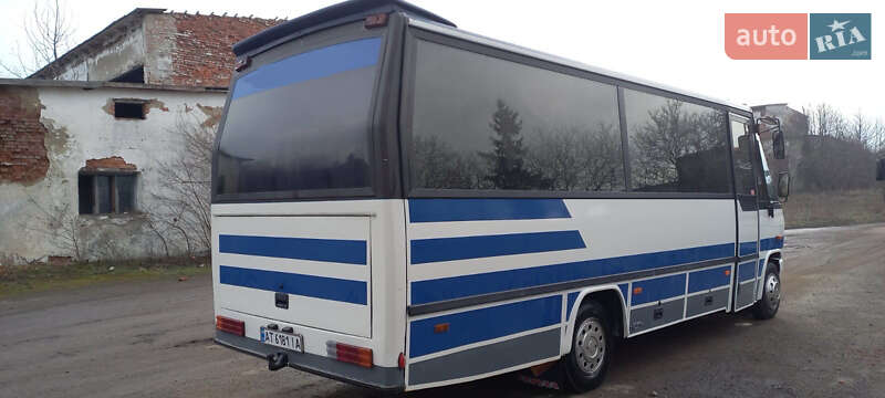 Туристический / Междугородний автобус Mercedes-Benz T2 1997 в Коломые