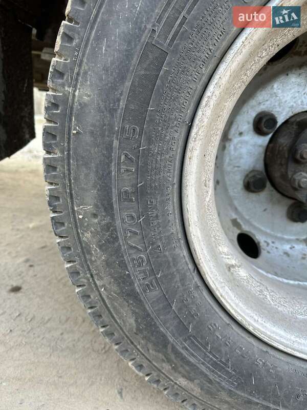 Вантажний фургон Mercedes-Benz T2 1997 в Дубні