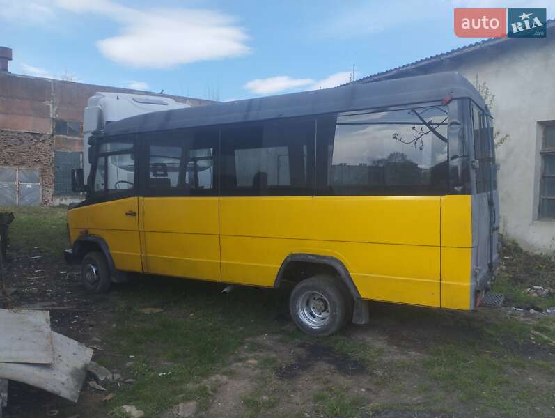 Грузопассажирский фургон Mercedes-Benz T2 1994 в Ужгороде