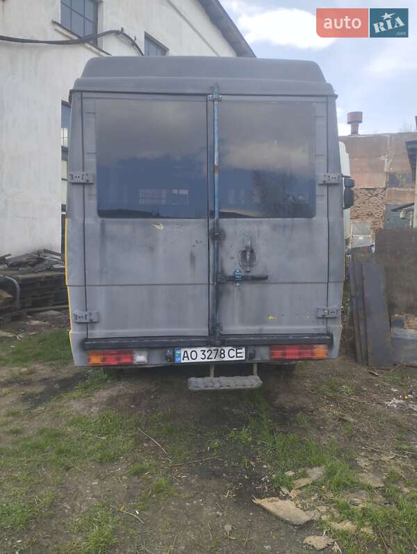 Грузопассажирский фургон Mercedes-Benz T2 1994 в Ужгороде