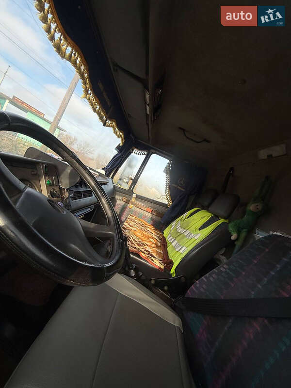 Вантажний фургон Mercedes-Benz T2 1996 в Бердичеві