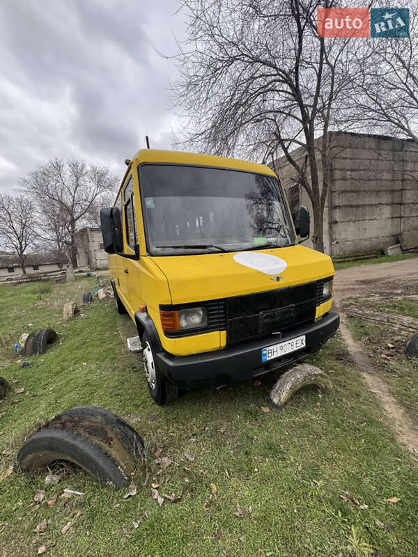Mercedes-Benz T2 1995