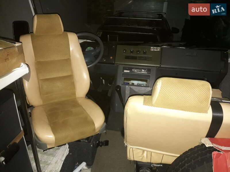Дом на колесах Mercedes-Benz Unimog 1998 в Киеве
