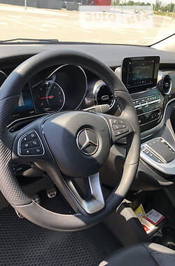 Мінівен Mercedes-Benz V-Class 2021 в 