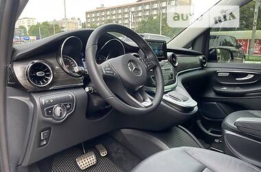 Мінівен Mercedes-Benz V-Class 2020 в Києві