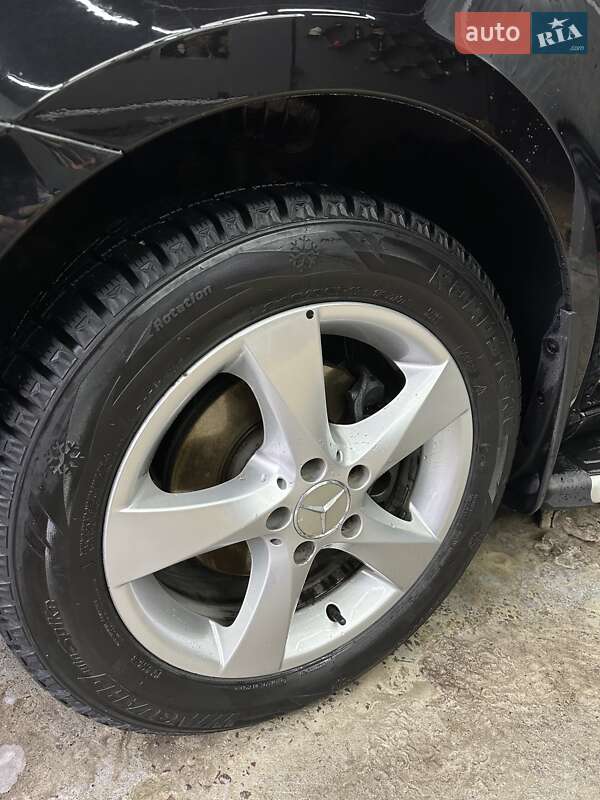 Минивэн Mercedes-Benz V-Class 2015 в Вараше фото 57 Минивэн Mercedes-Benz V-Class 2015 в Вараше