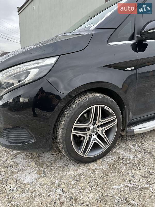 Минивэн Mercedes-Benz V-Class 2015 в Вараше фото 62 Минивэн Mercedes-Benz V-Class 2015 в Вараше