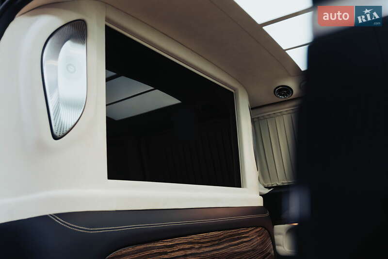 Минивэн Mercedes-Benz V-Class 2023 в Киеве