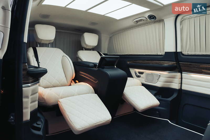 Минивэн Mercedes-Benz V-Class 2023 в Киеве