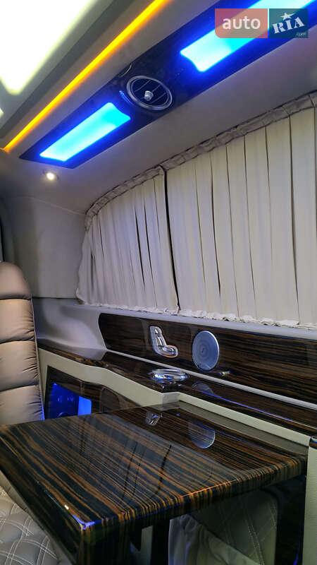 Минивэн Mercedes-Benz V-Class 2018 в Черновцах