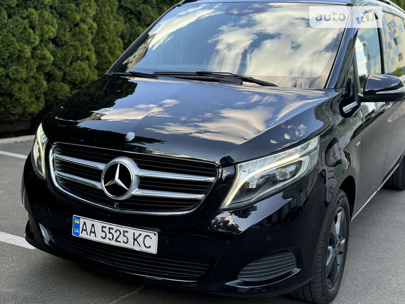 Минивэн Mercedes-Benz V-Class 2016 в Киеве