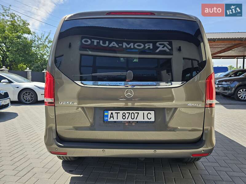 Минивэн Mercedes-Benz V-Class 2015 в Коломые