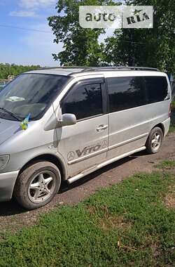 Минивэн Mercedes-Benz V-Class 2000 в Новоселице