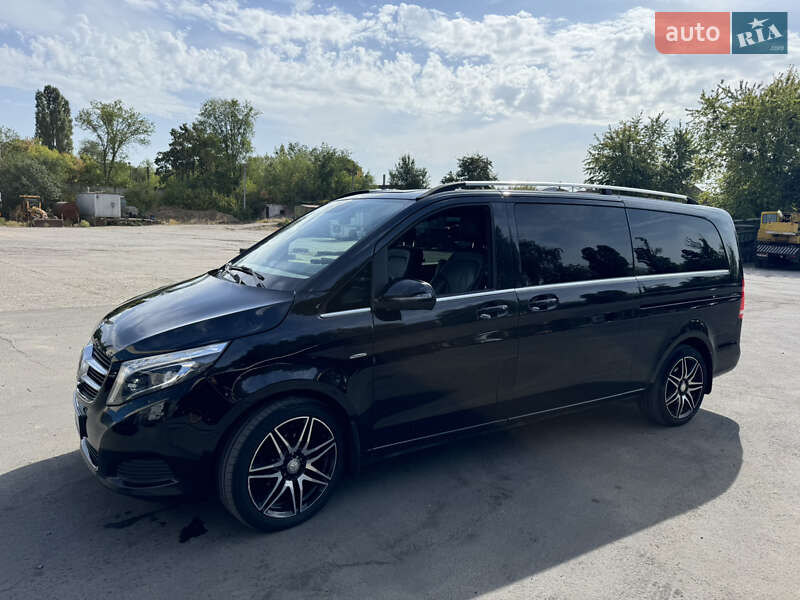 Минивэн Mercedes-Benz V-Class 2017 в 