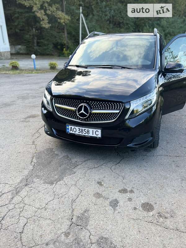 Минивэн Mercedes-Benz V-Class 2017 в 