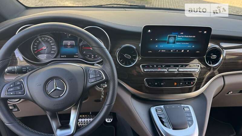 Мінівен Mercedes-Benz V-Class 2023 в Івано-Франківську