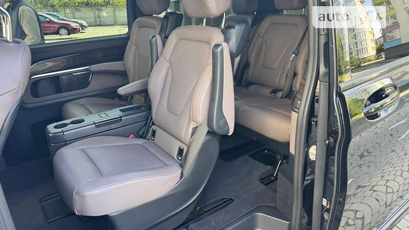 Мінівен Mercedes-Benz V-Class 2023 в Івано-Франківську