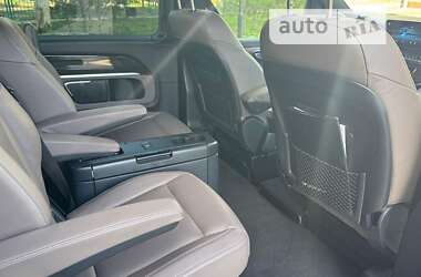 Минивэн Mercedes-Benz V-Class 2023 в 