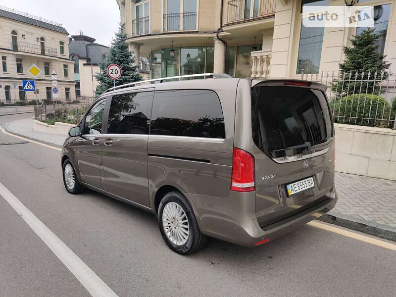 Минивэн Mercedes-Benz V-Class 2017 в Киеве