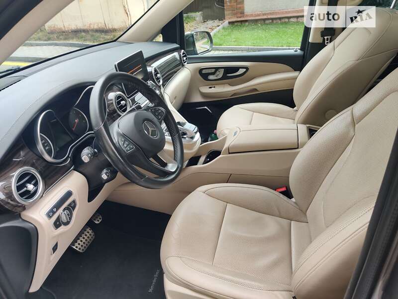 Минивэн Mercedes-Benz V-Class 2017 в Киеве
