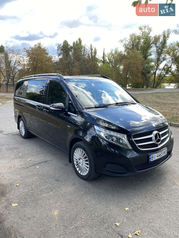 Мінівен Mercedes-Benz V-Class 2016 в 