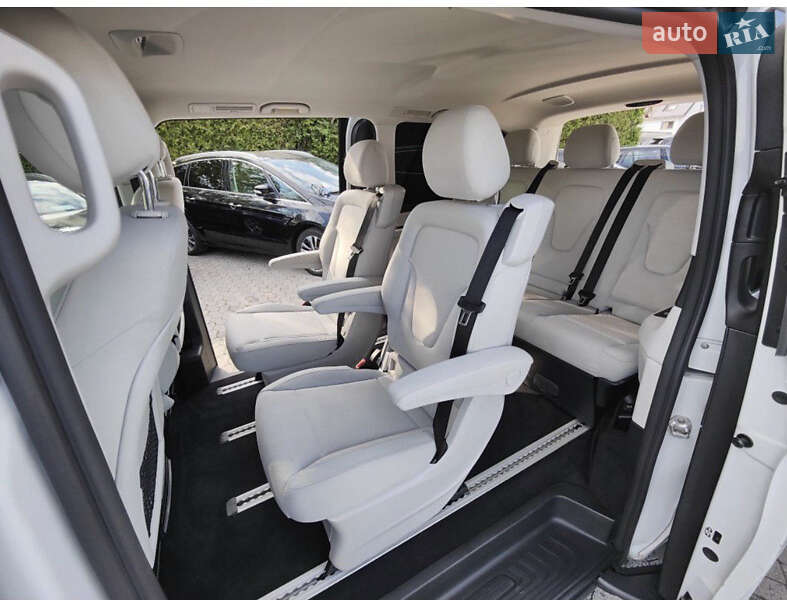 Минивэн Mercedes-Benz V-Class 2016 в Киеве