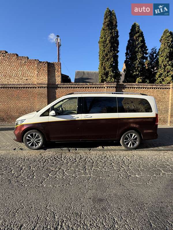 Мінівен Mercedes-Benz V-Class 2023 в Чернівцях